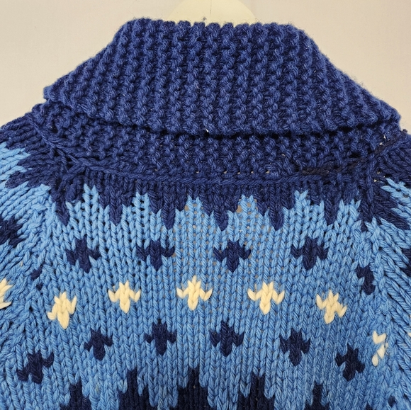 Incredible Hand Knit Blue Ivory Fair Isle Yolk Shawl Collar Zip Up Wool Sweater - Picture 4 of 8